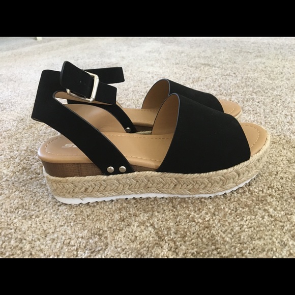 SODA Flatform Sandals / Black - Picture 2 of 3
